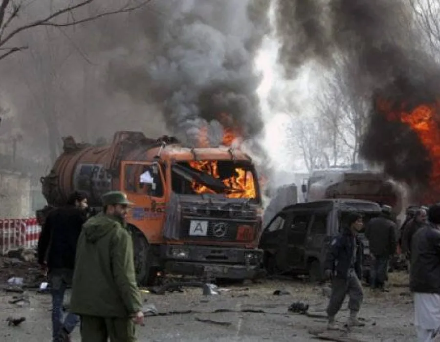 Foto Atac cu bombă împotriva forţelor NATO, la Kabul