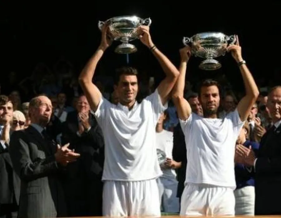 Foto WIMBLEDON 2015: Horia Tecău, primul român după Ilie Năstase care câştigă trofeul la Wimbledon