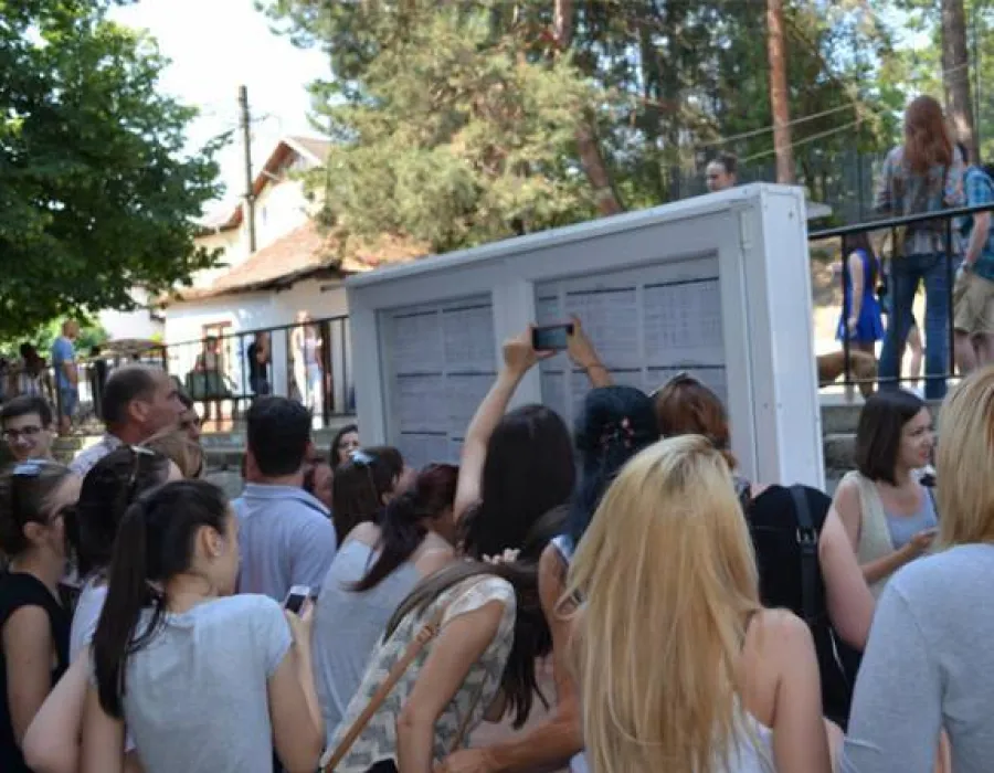 Foto ACUZAŢII de FRAUDĂ la BAC! Profesor din Teleorman: „40 de lucrări de la Vâlcea erau trase la indigo!”