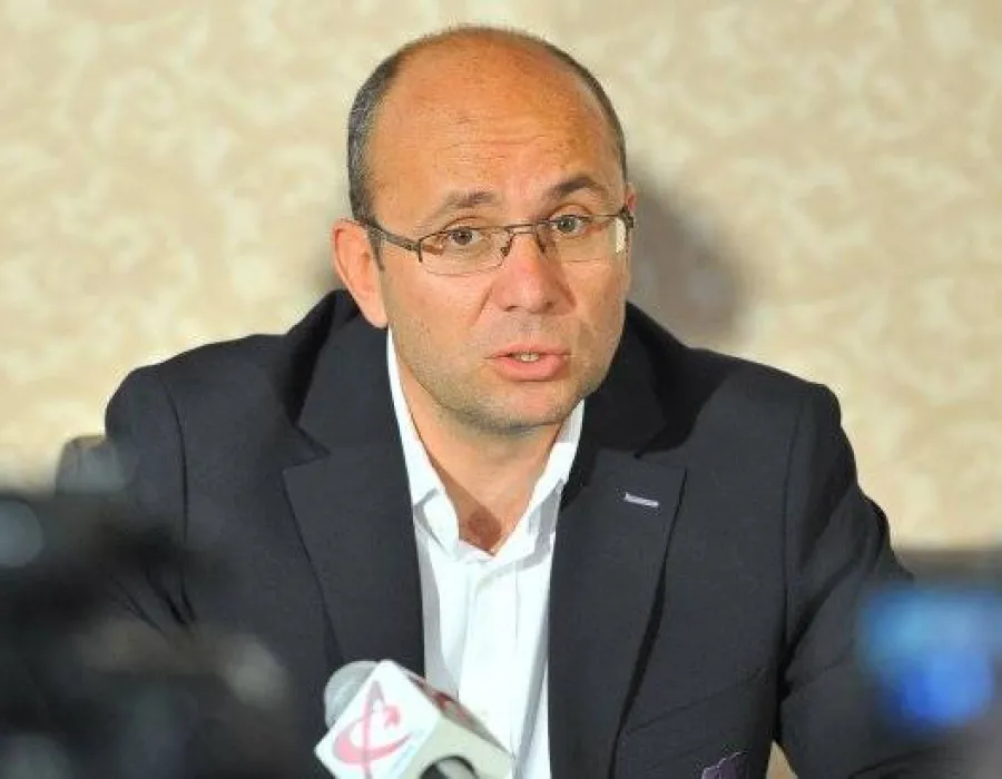 Foto Cozmin Guşă dezvăluie planul ascuns al lui Victor Ponta. "Este disperat, deci foarte periculos"