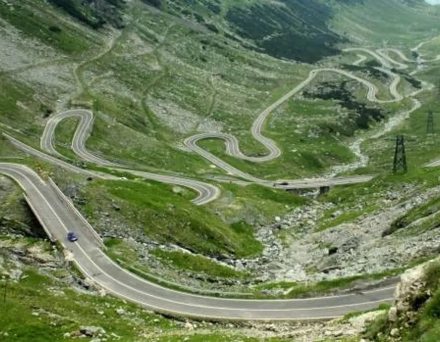 Foto Traficul rutier va fi închis, sâmbătă, pe Transfăgărăşan