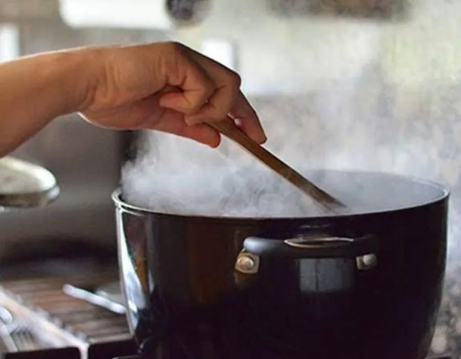 Foto ATENŢIE! Te poţi otrăvi dacă reîncălzeşti anumite ALIMENTE