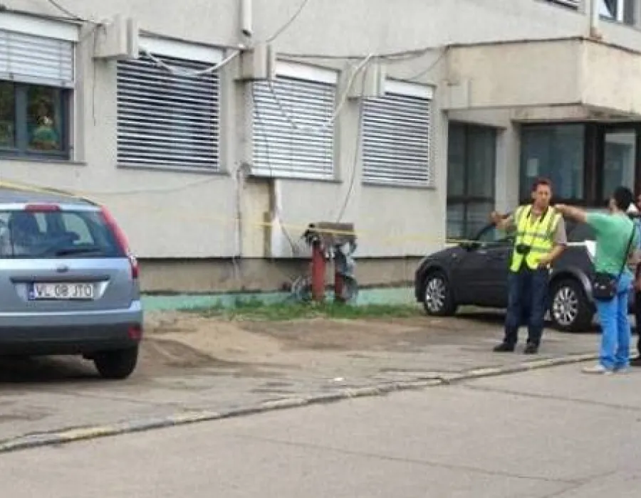 Foto DUBLĂ SINUCIDERE. Două femei s-au aruncat de la etaj