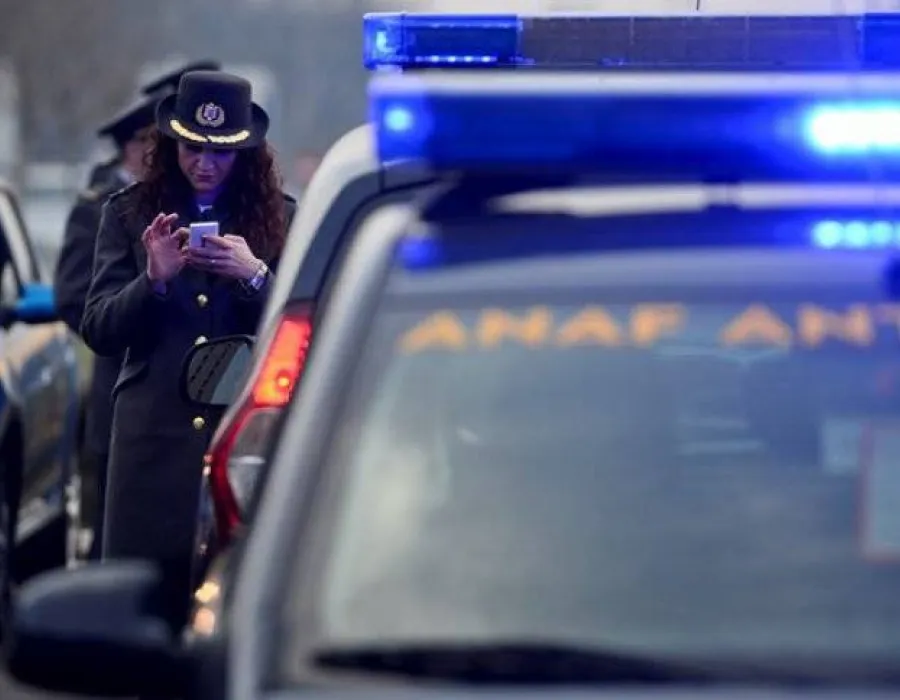Foto ANAF a început “marea curăţenie”. Maneliştii, vedetele şi cămătarii, luaţi la puricat de Fisc