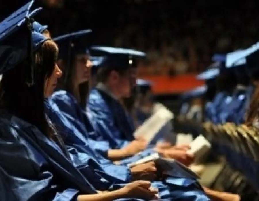 Foto Studenţii care au urmat cursuri neautorizate vor primi diplome recunoscute.Ce SANCŢIUNI primesc universităţile