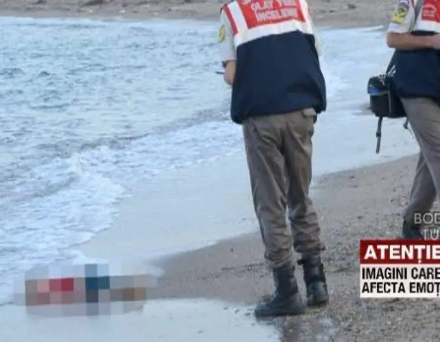 Foto CRIZA IMIGRANŢILOR. Fotografia unui sirian de 3 ani, mort înecat, face un ocol trist al lumii
