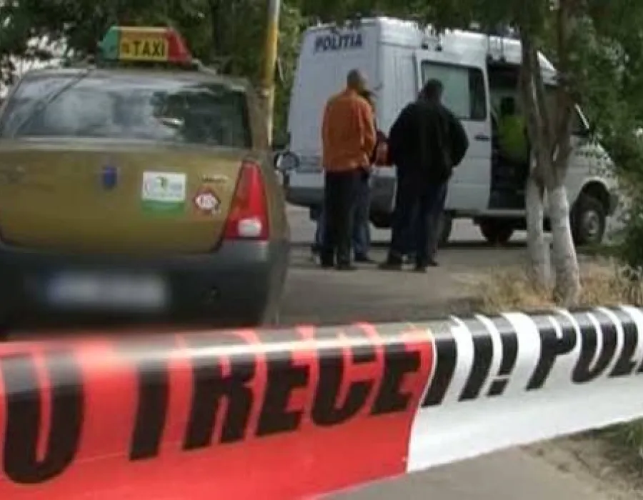 Foto Un taximetrist din Craiova, ameninţat cu cuţitul şi jefuit de doi tineri