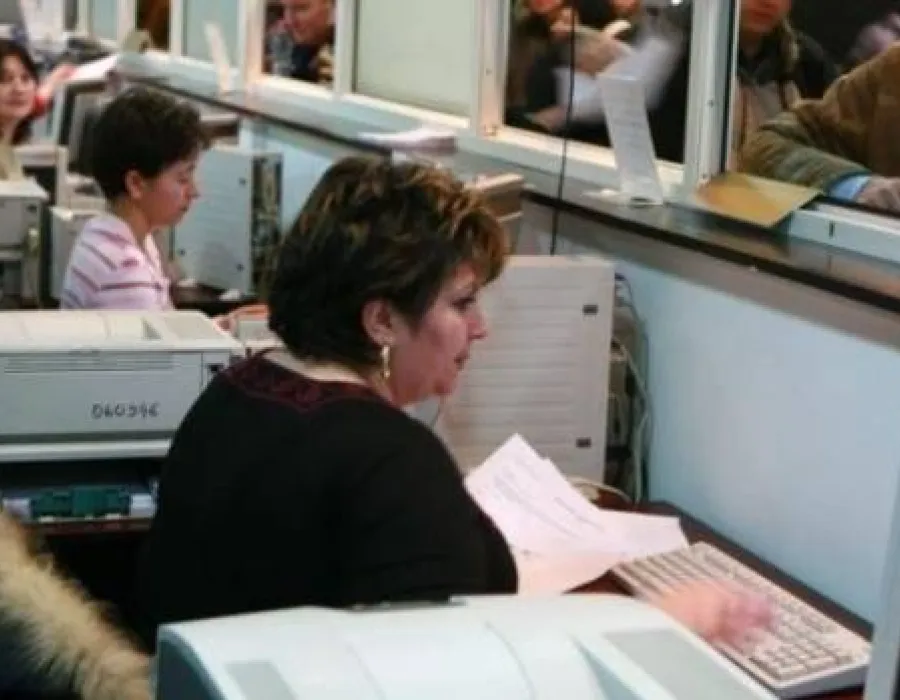 Foto CODUL FISCAL. Românii FĂRĂ VENITURI, obligaţi să plătească contribuţii la Sănătate. Vezi cine e SCUTIT