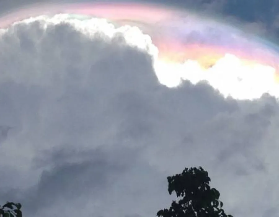 Foto VIDEO / Semne de APOCALIPSĂ. Cerul s-a deschis şi a apărut un nor ciudat ce părea să înghită lumea