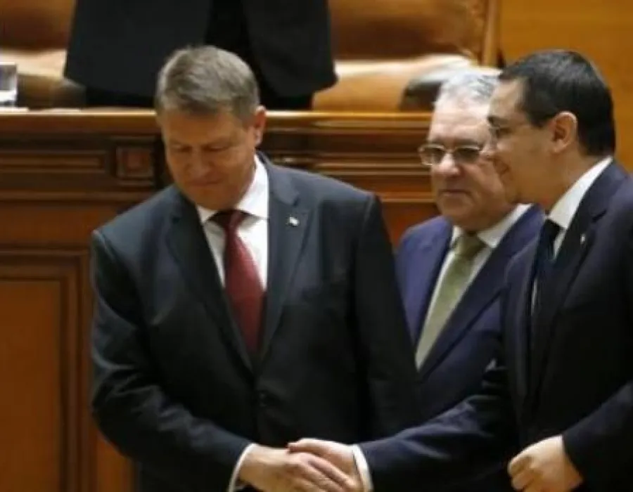 Foto Klaus Iohannis: Ar fi un rezultat BUN dacă va trece moţiunea. Suntem UNICI cu un premier trimis în judecată
