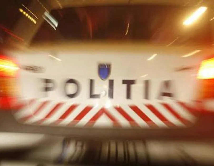 Foto ACCIDENT la BĂLCEŞTI: A fugit de POLIŢIE şi a intrat cu maşina într-un CAP de POD