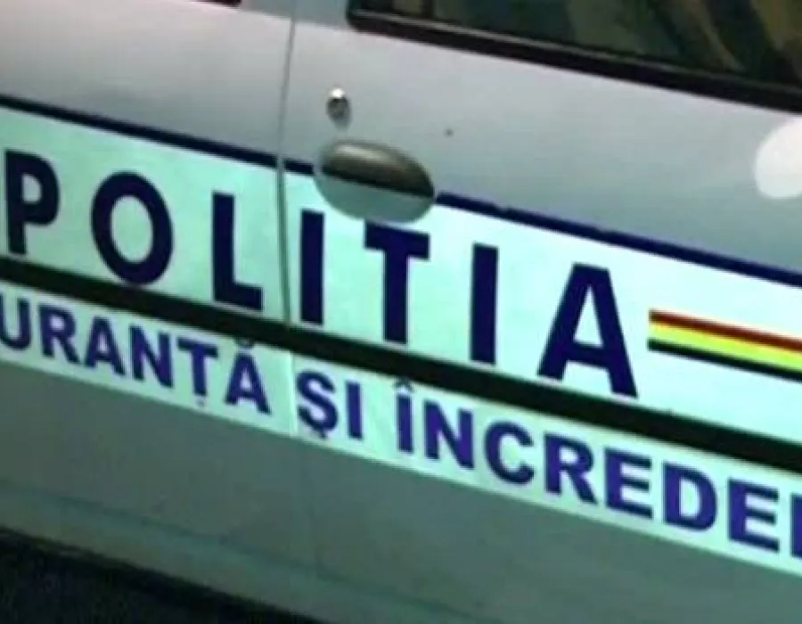 Foto Soţia unui cunoscut cântăreţ de muzică populară, BĂTUTĂ de hoţi în propria casă