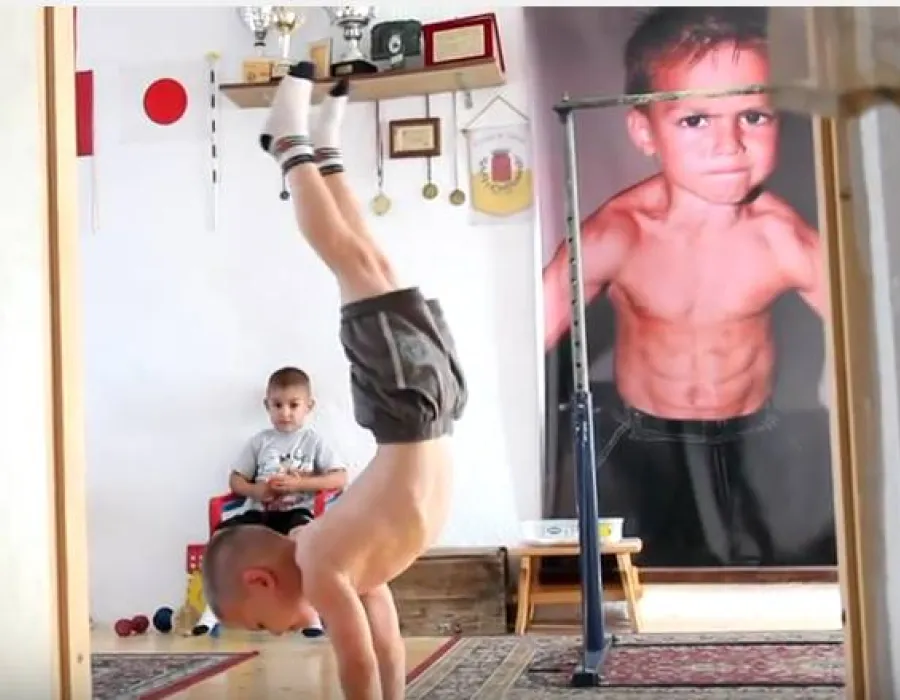 Foto Micul Hercule, noi antrenamente extreme