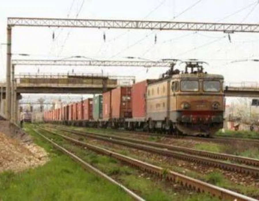 Foto Băiatul lovit de tren, în stare critică