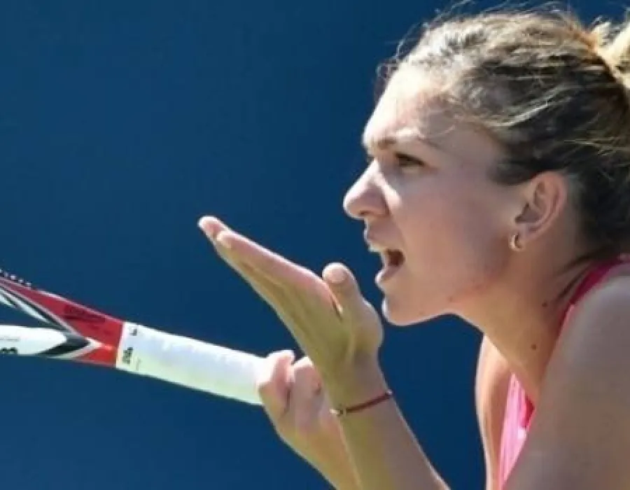 Foto Simona Halep, ELIMINATĂ de la Turneul Campioanelor 2015 după 6-7, 1-6 cu Agnieszka Radwanska