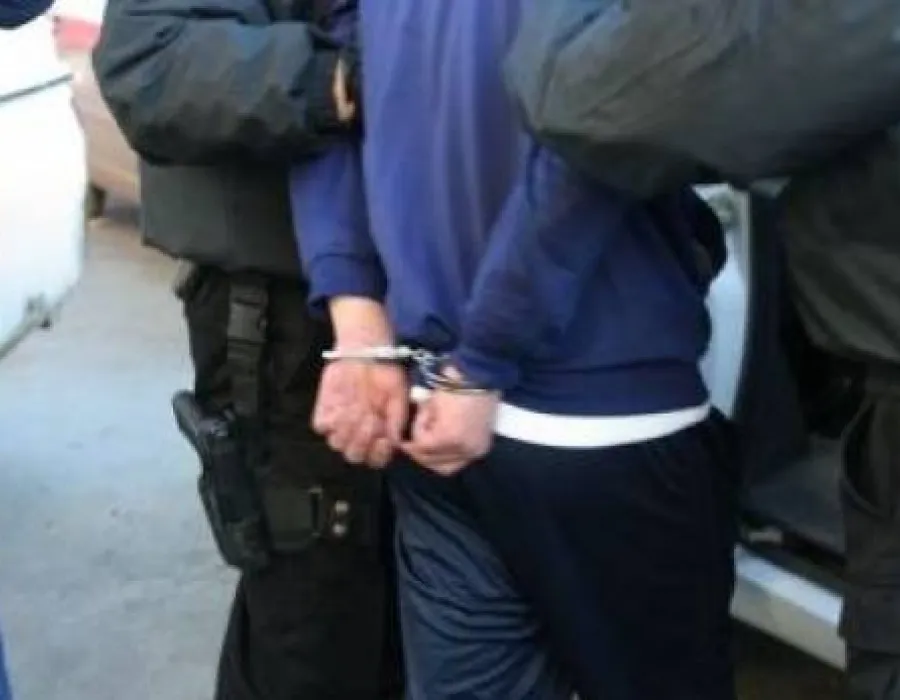 Foto VIDEO / Escroci în uniformă de gunoieri