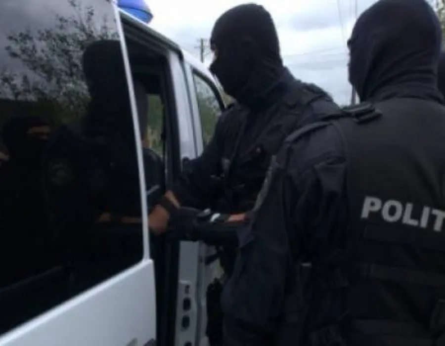 Foto Percheziţii în Gorj, la persoane bănuite de infracţiuni economice şi corupţie