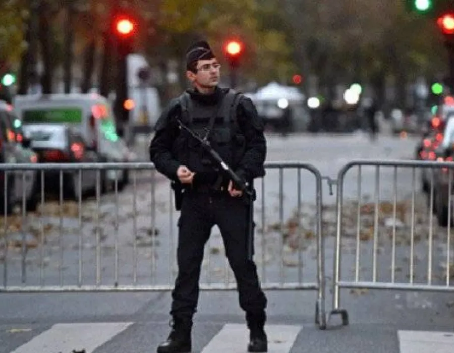 Foto Măsurile Franței după atentate: prelungirea stării de urgență, suspendarea temporară a Schengen