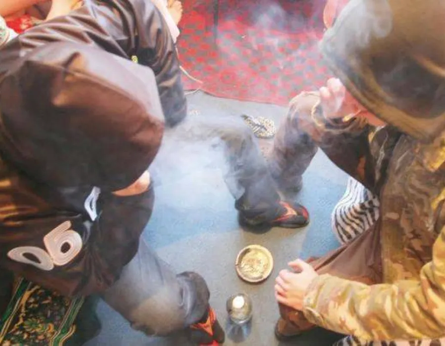 Foto VIDEO / Tineri cu infarct din cauza etnobotanicelor