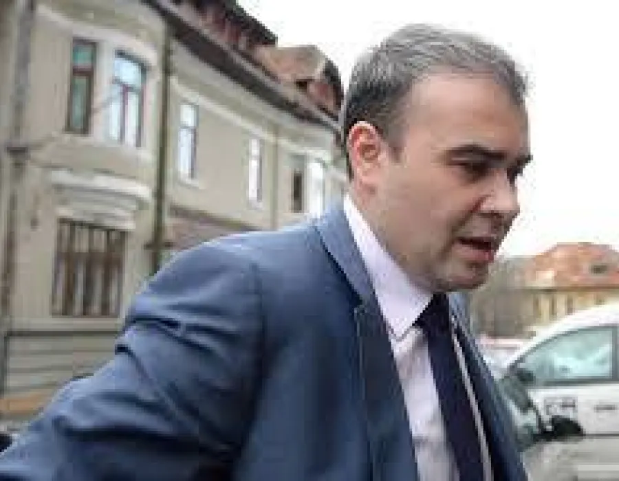 Foto Darius Vâlcov, pus sub control judiciar pentru luare de mită şi trafic de influenţă