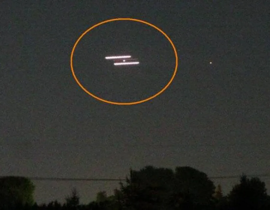 Foto Mai multe OZN-uri pe cerul României. Un aviator român rupe tăcerea