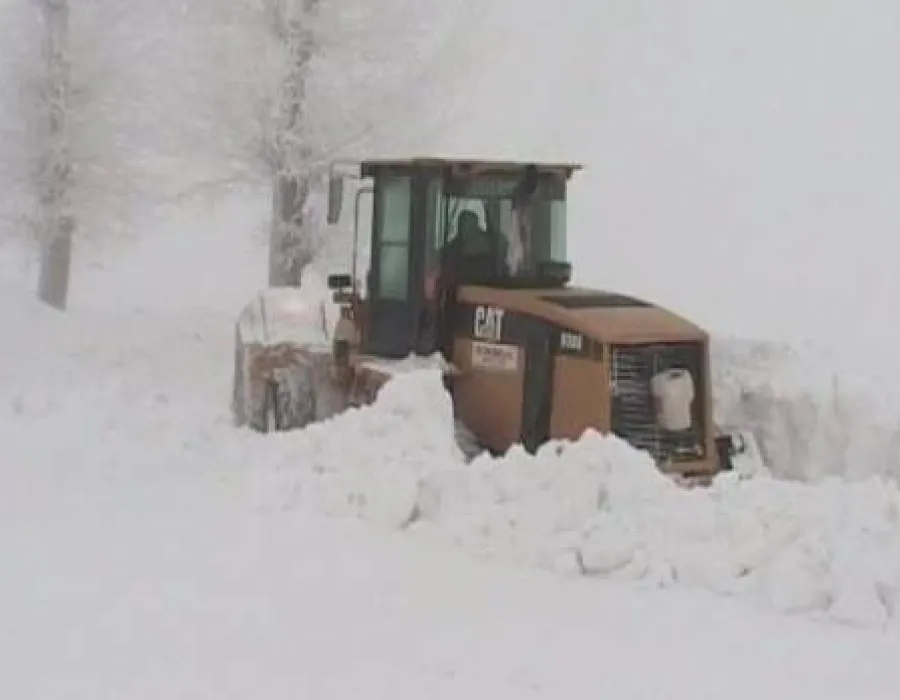 Foto NINSORI în România. La Vârful Omu, STRATUL de ZĂPADĂ depăşeşte 20 de centimetri
