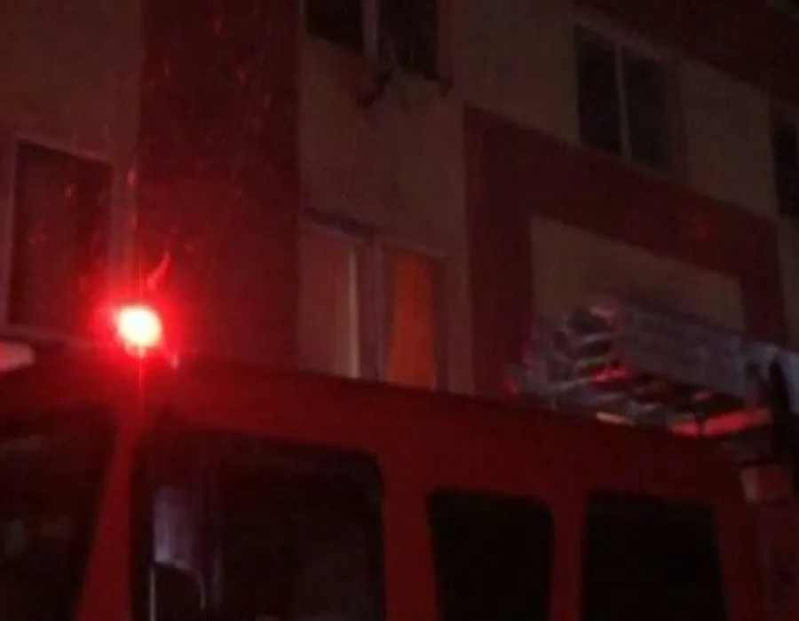 Foto VIDEO / Un bebeluş a murit după ce a ars de viu într-un incendiu