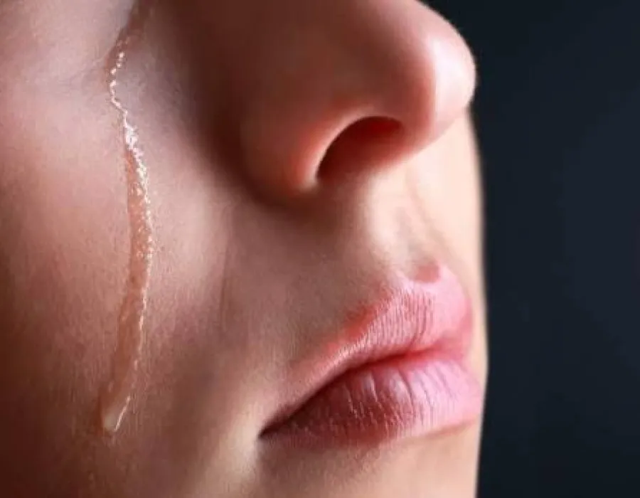 Foto Mesajul sfâşietor al fetei care s-a sinucis de dorul mamei adoptive