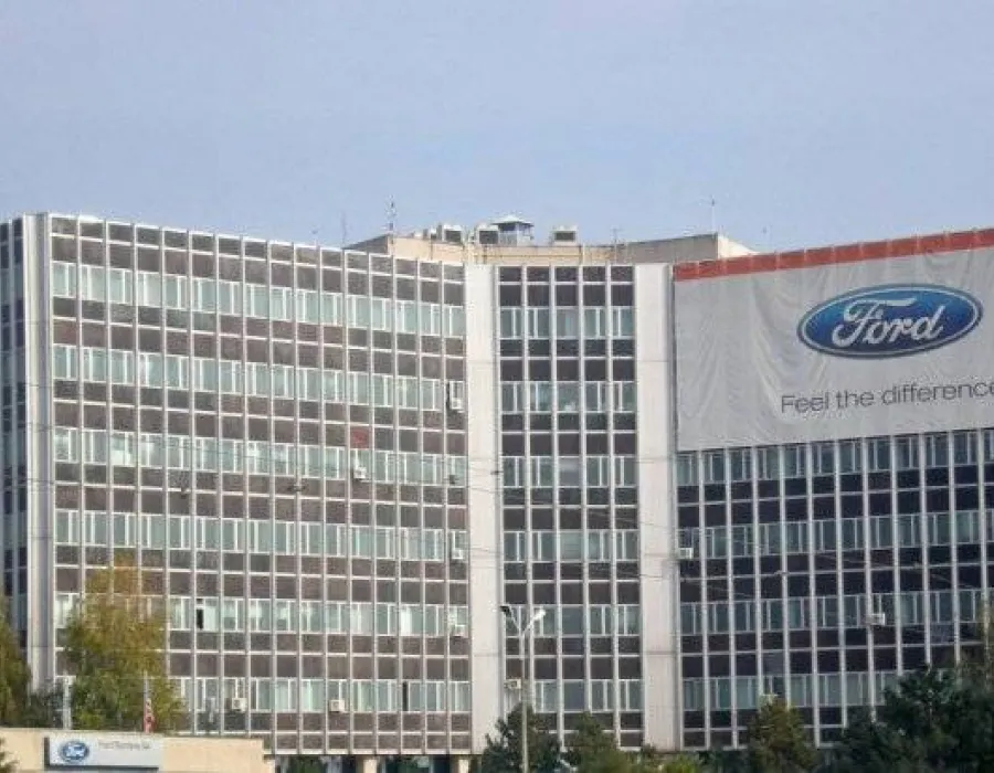 Foto Ford vrea autostradă între Craiova şi Piteşti