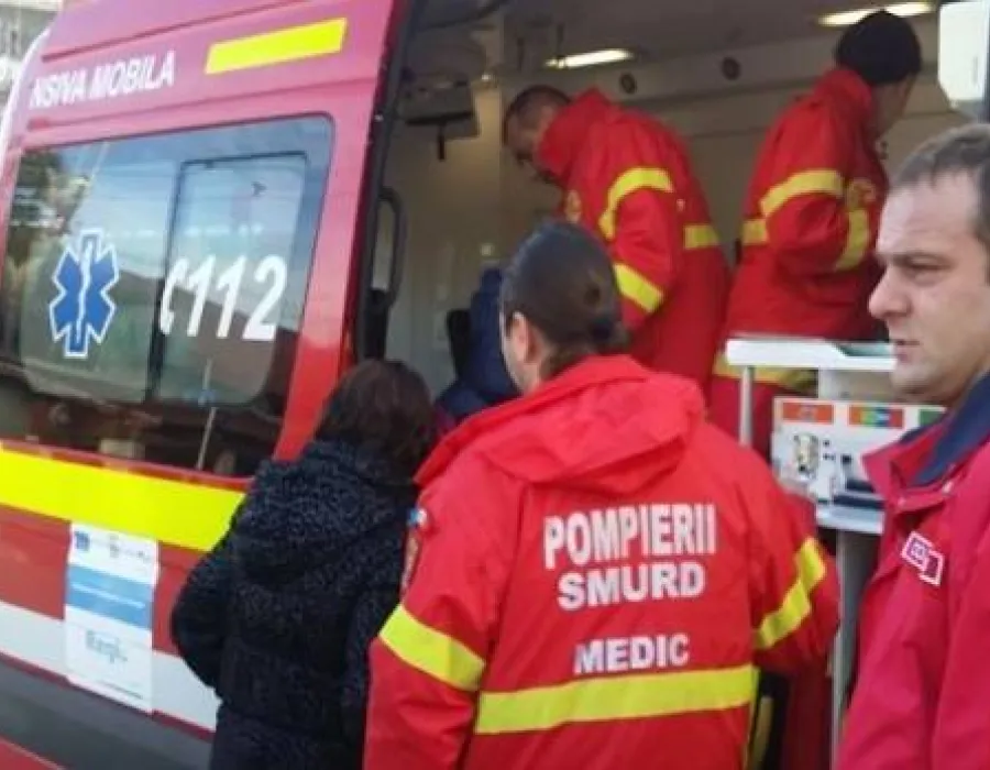 Foto Şofer de TIR şi iubita sa, găsiţi MORŢI în cabină. Maşina era parcată pe o stradă din Horezu