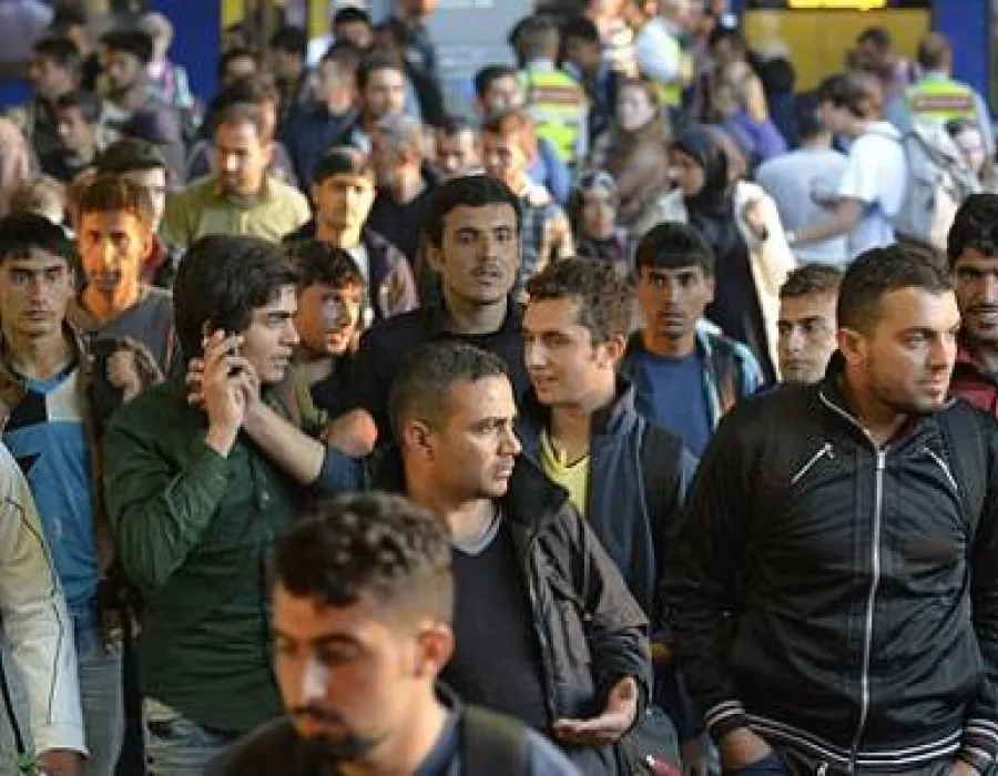 Foto Merkel s-a RAZGANDIT, nu mai vrea refugiati: „Vrem sa scadem DRASTIC numarul celor care vin spre noi”