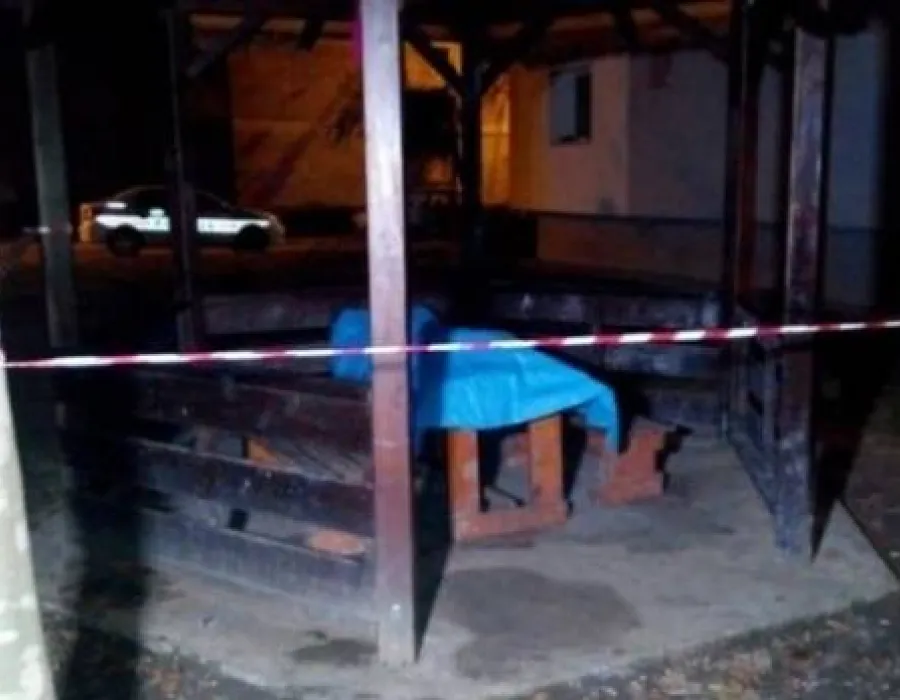 Foto ŞOCANT! Un copil în vârstă de 12 ani din Slatina S-A SPÂNZURAT