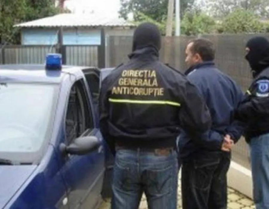 Foto Şeful Inspectoratului de Stat pentru Control în Transportul Rutier Dolj, condamnat la închisoare pentru luare de mită