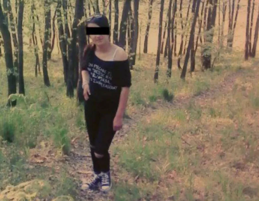 Foto VIDEO Ancheta în cazul elevei găsită moartă în parc bate pasul pe loc. Părinţii sunt disperaţi