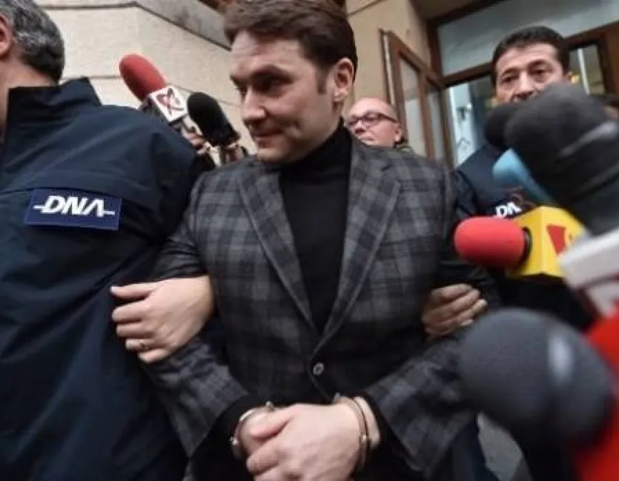 Foto Dan Şova, terorizat de PURICI în închisoare