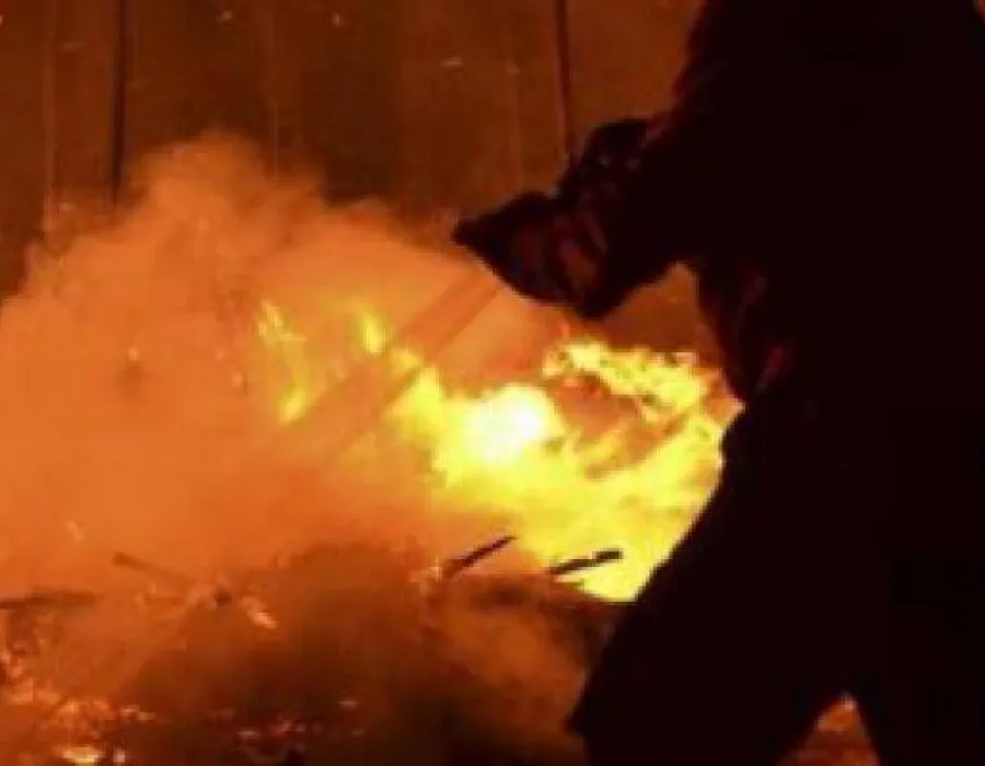 Foto „Boschetar“ mort într-un incendiu în Slatina. Omul străzii improvizase un adăpost într-o scară de bloc