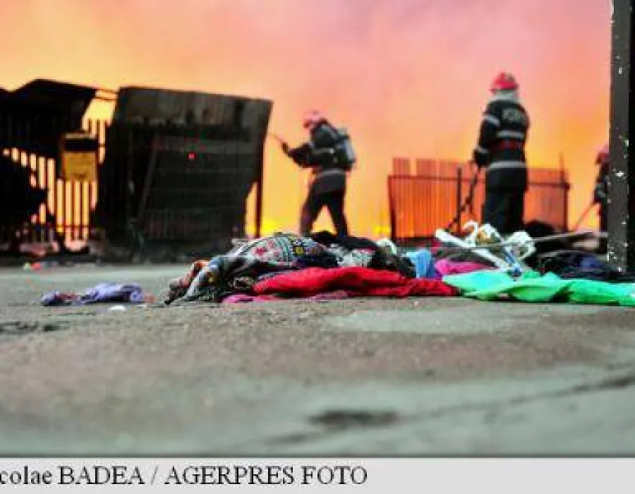 Foto Romii afectați de incendiul de la Târgul Municipal Craiova refuză ajutorul bănesc de la bugetul local