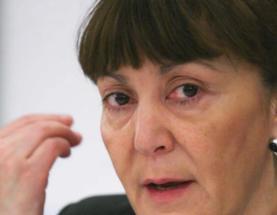 Foto Lupte la vârful PUTERII/Cioloș dă Ministerul Justiției pe mâna Monicăi Macovei!