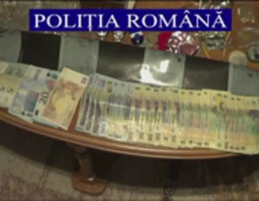 Foto Hotii care au spart doar case de avocati si oameni de afaceri din Gorj, retinuti. Valoarea bunurilor furate in cateva zile