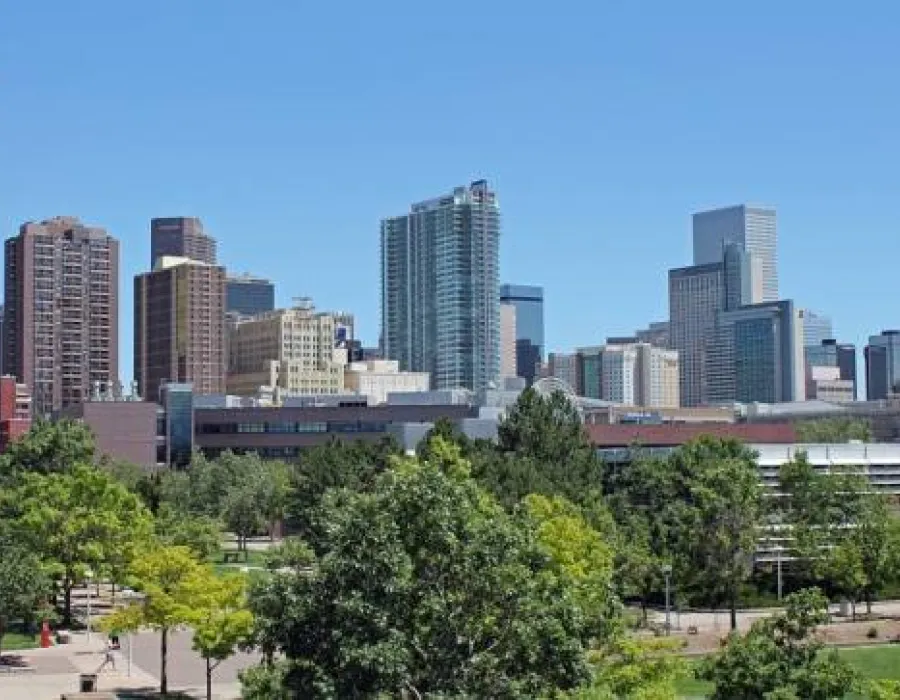 Foto Alertă în Denver. Mai multe persoane au fost împușcate și una a fost înjunghiată