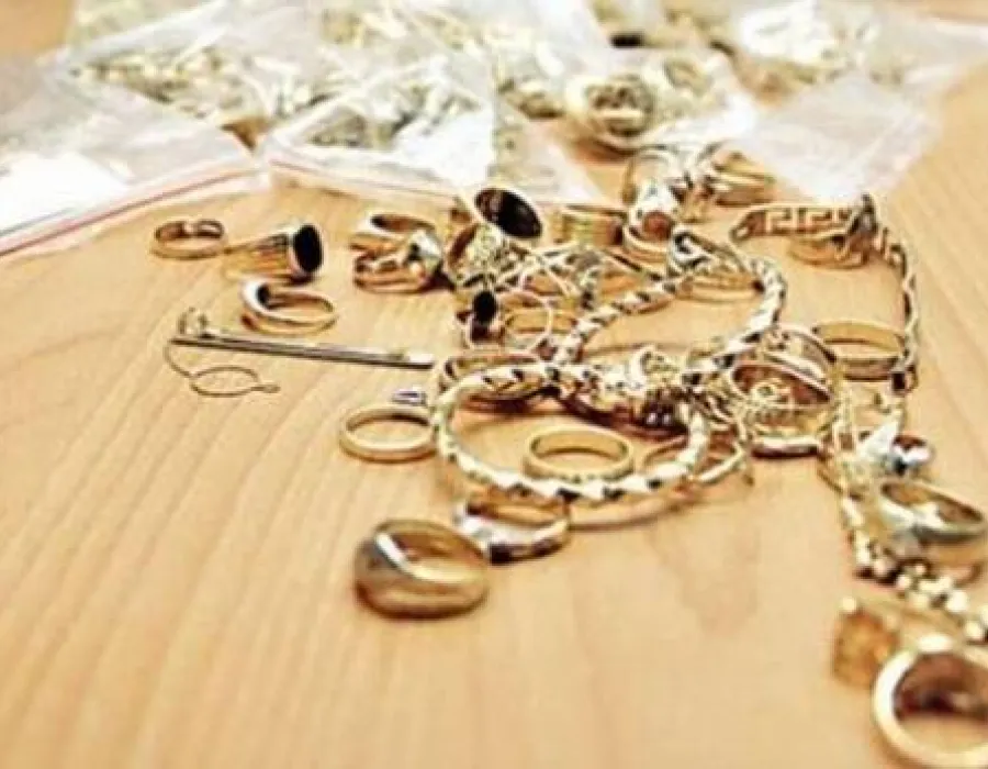 Foto Descinderi la hoţii de perle din Gorj. Mascaţii au săltat şapte persoane care au dat o sparegere ca-n filme