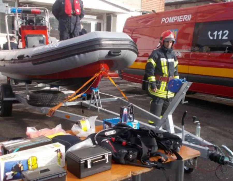 Foto Salvatorii olteni vor avea echipă de scafandri. Tehnica este deja în dotare, iar personalul va fi perfecţionat în acest an