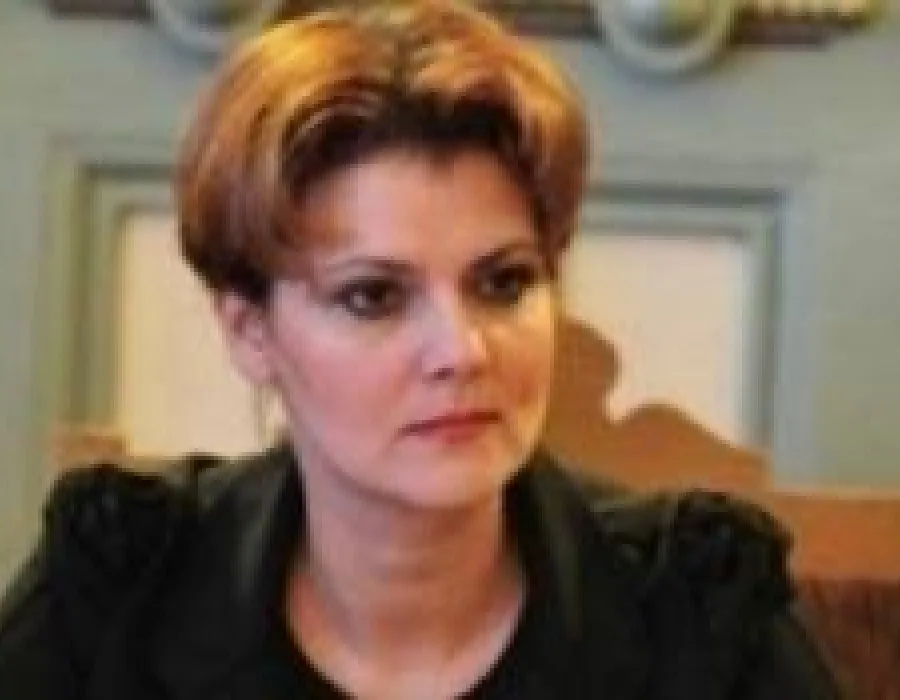 Foto Peste un milion de euro au fost aruncaţi pe apa sâmbetei de Olguţa Vasilescu, edilul Craiovei, în încercarea de a-şi împinge oraşul în competiţia pentru capitala culturală europeană
