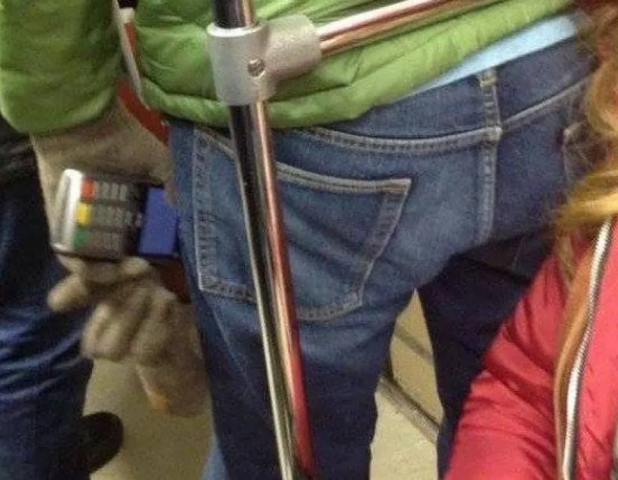 Foto Avertisment șoc: Vi se pot fura bani de pe card, direct din portofel. Ce trebuie să știți neapărat