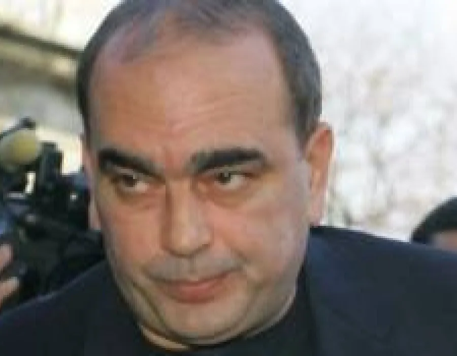 Foto Eliberat din penitenciar pe caz de boală, Gigi Nețoiu petrece alături de familia lui Adrian Năstase (FOTO)