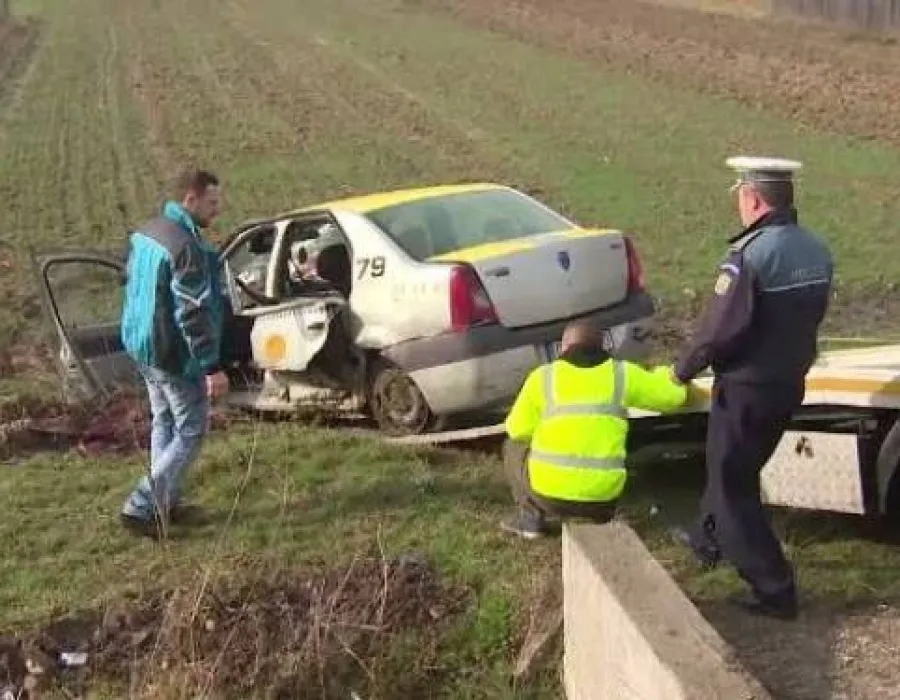 Foto Fetita ranita in accidentul din Gorj a murit la spitalul din Capitala. Mama ei a decedat pe loc