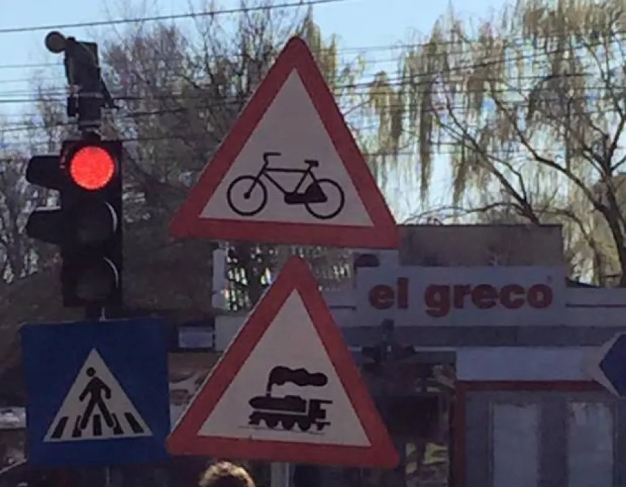 Foto Dorel nu doarme niciodată. Ce indicator rutier a fost montat în centrul Craiovei