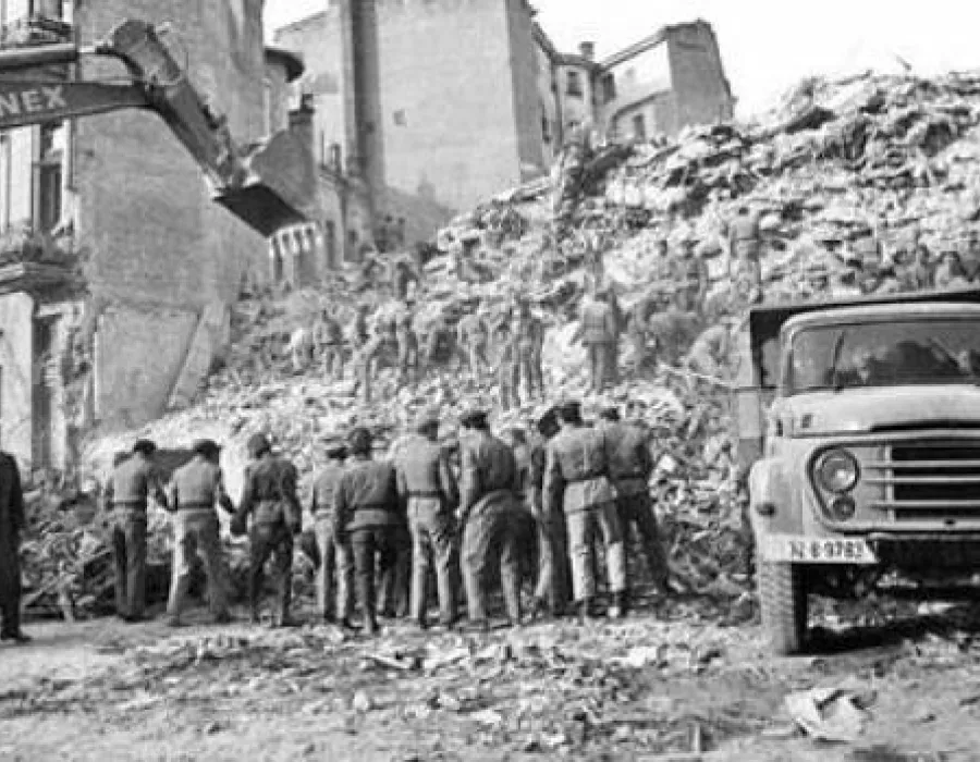 Foto CUTREMUR 77. Se împlinesc 39 de ani de la tragedia din 1977. Când ar putea fi lovită România de un mare cutremur