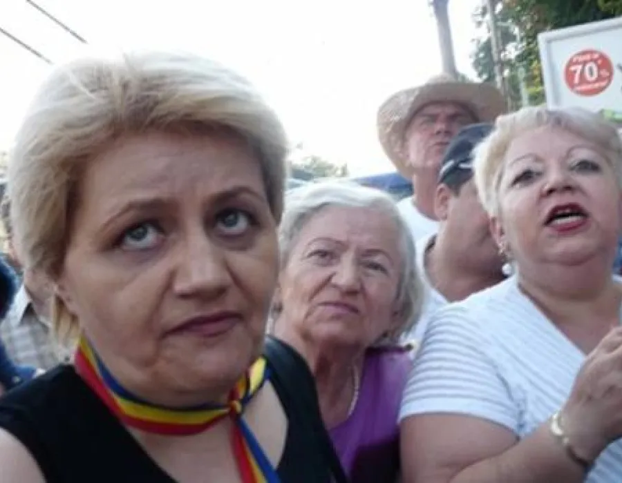 Foto Senatul discută reintroducerea insultei şi calomniei în Codul Penal