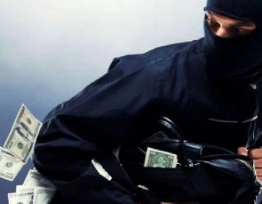 Foto Scenariu de filme in Craiova. O femeie si-a jefuit propria casa, apoi si-a santajat sotul